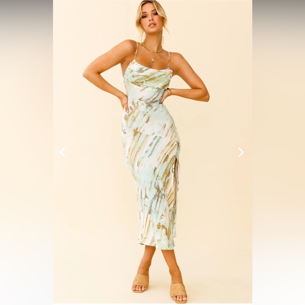 WELL VERSED PLEATED BUST FRONT SPLIT DRESS MINT MULTI- SLEFIE LESLIE